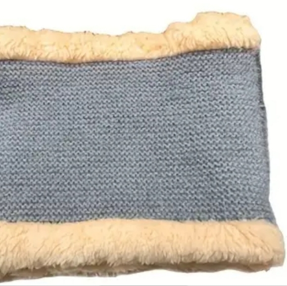 Warm 2Pc. Wool Wine Red Hat with Gold Heart Pendant with Wine Red Neck Scarf !! - Picture 6 of 11